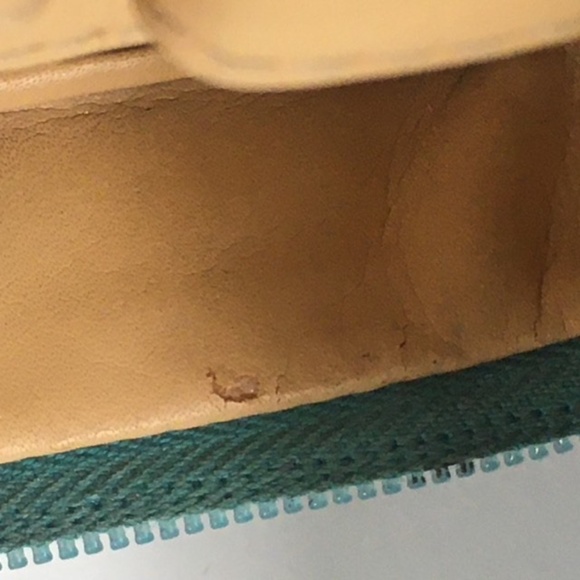 Trish McEvoy Petite Blue Leather Makeup Planner - Picture 10 of 14